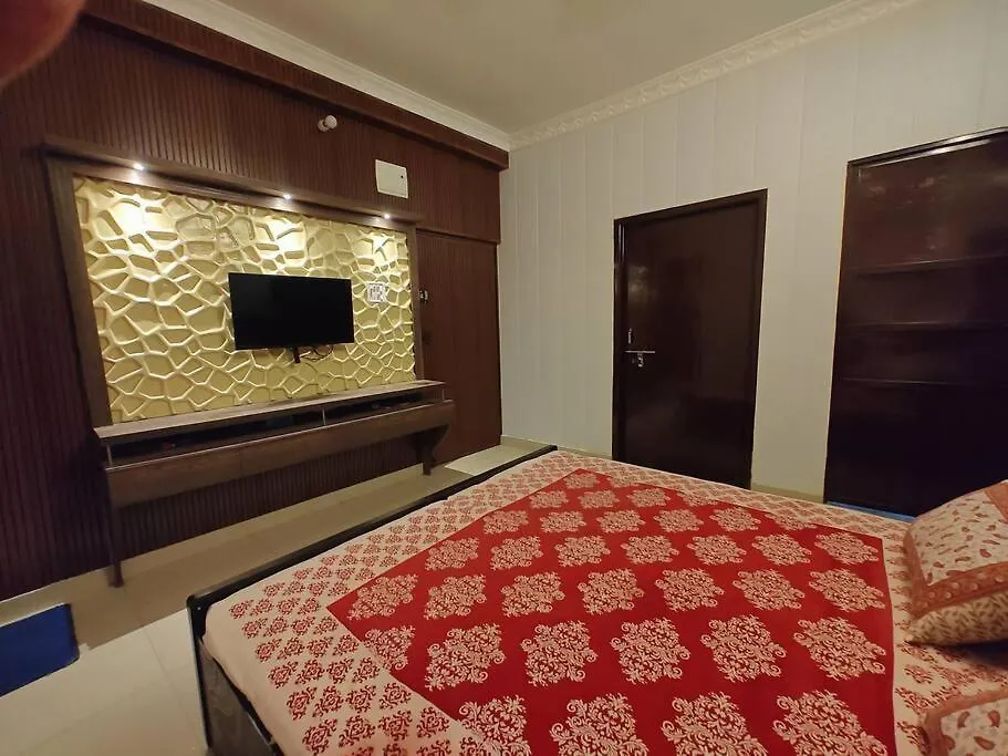 Raj Homestay Kashi 瓦拉纳西 公寓